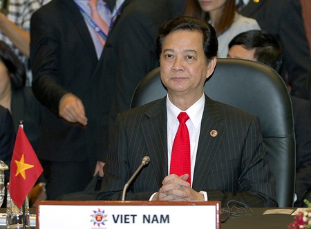 Premierminister Nguyen Tan Dung reist zum ASEAN-Gipfel nach Myanmar  - ảnh 1